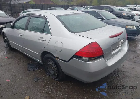 2007 Honda Accord 2.4 Ex z USA, uszkodzony, nr VIN 1HGCM56737A096067